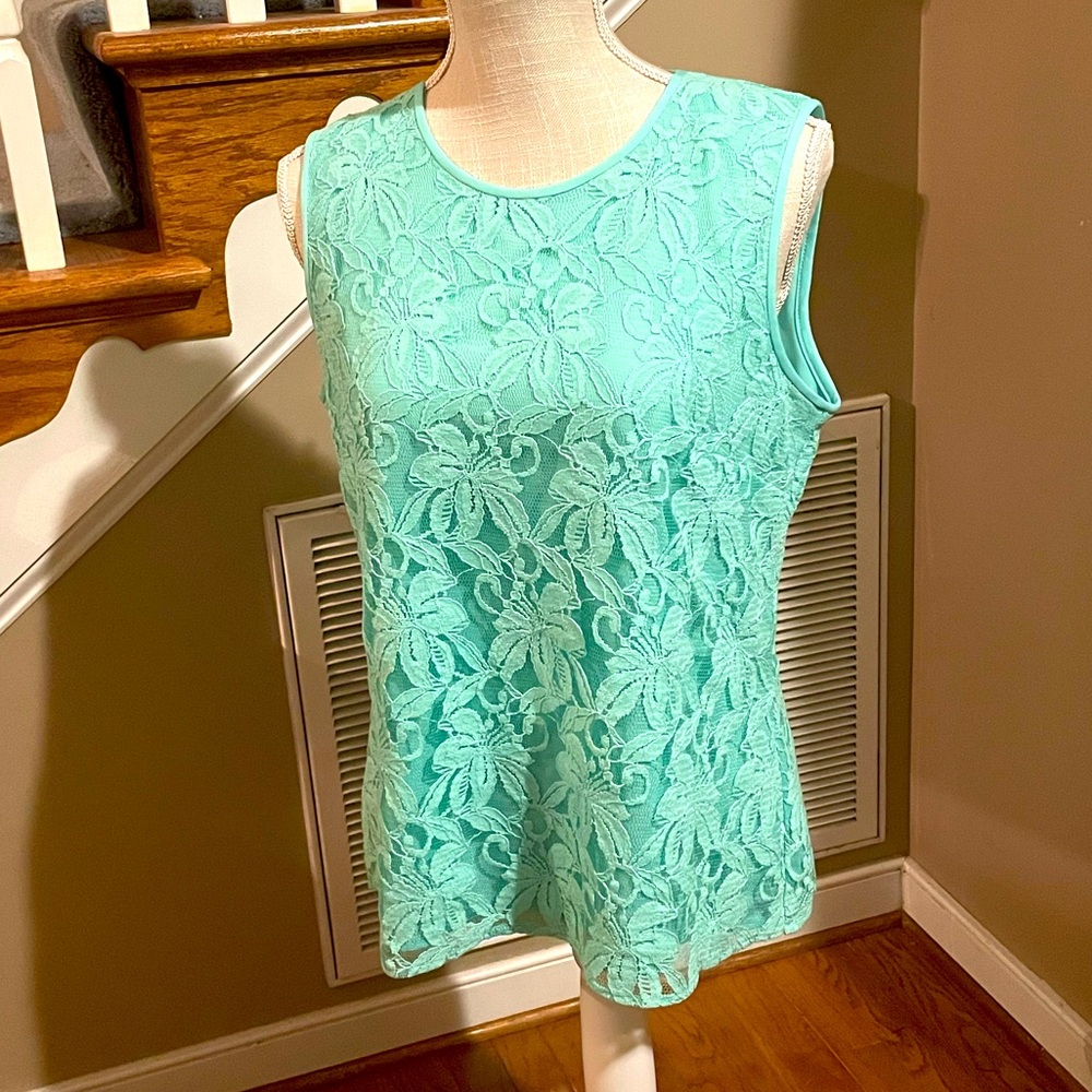 Ladies’ Sz M Lace Overlay Sleeveless Blouse, Jones Studio NWT — Lovely!!